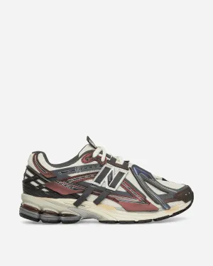 1906A Sneakers Classic Crimson / Sea Salt / Black Cement