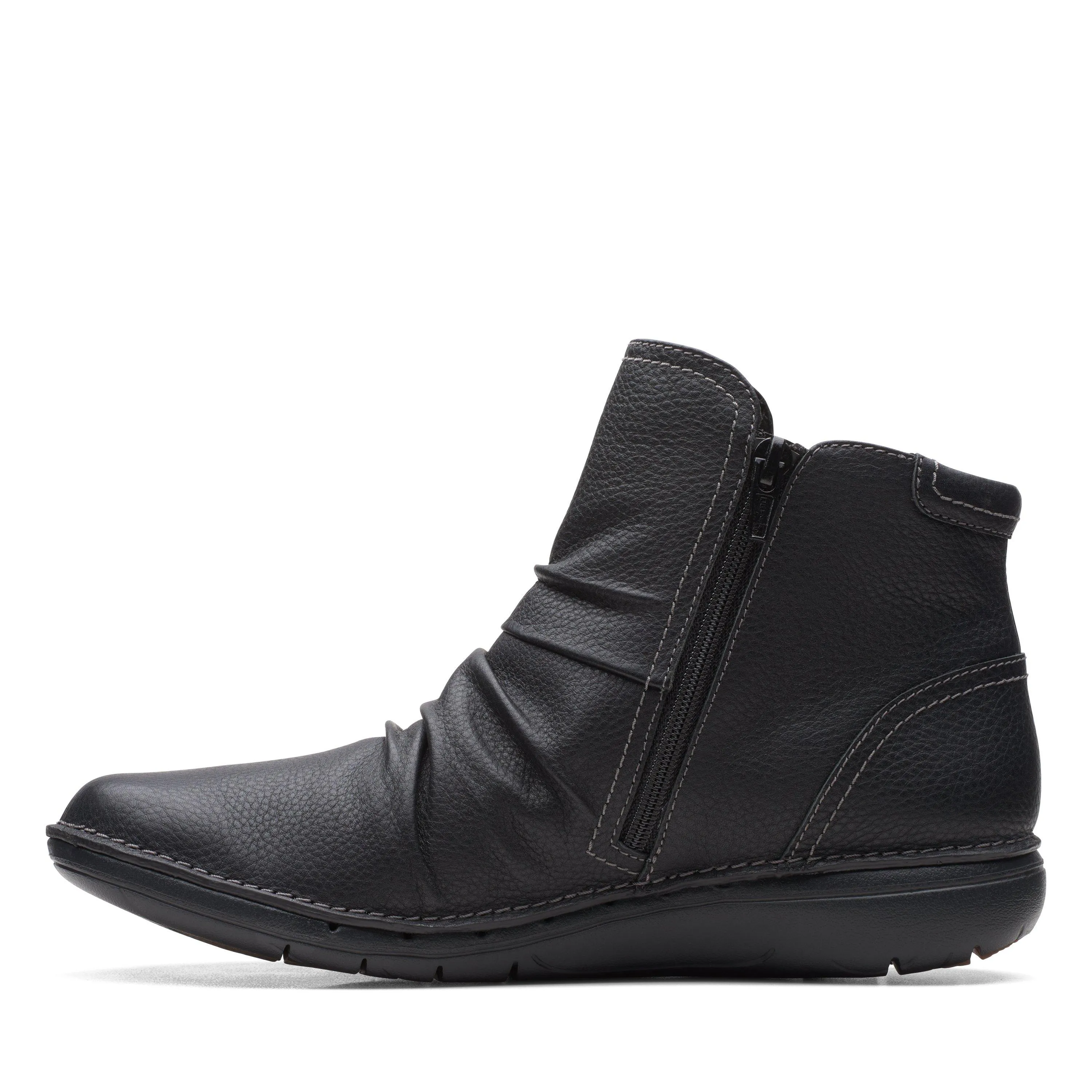 Clarks Un Loop Top in Black Leather