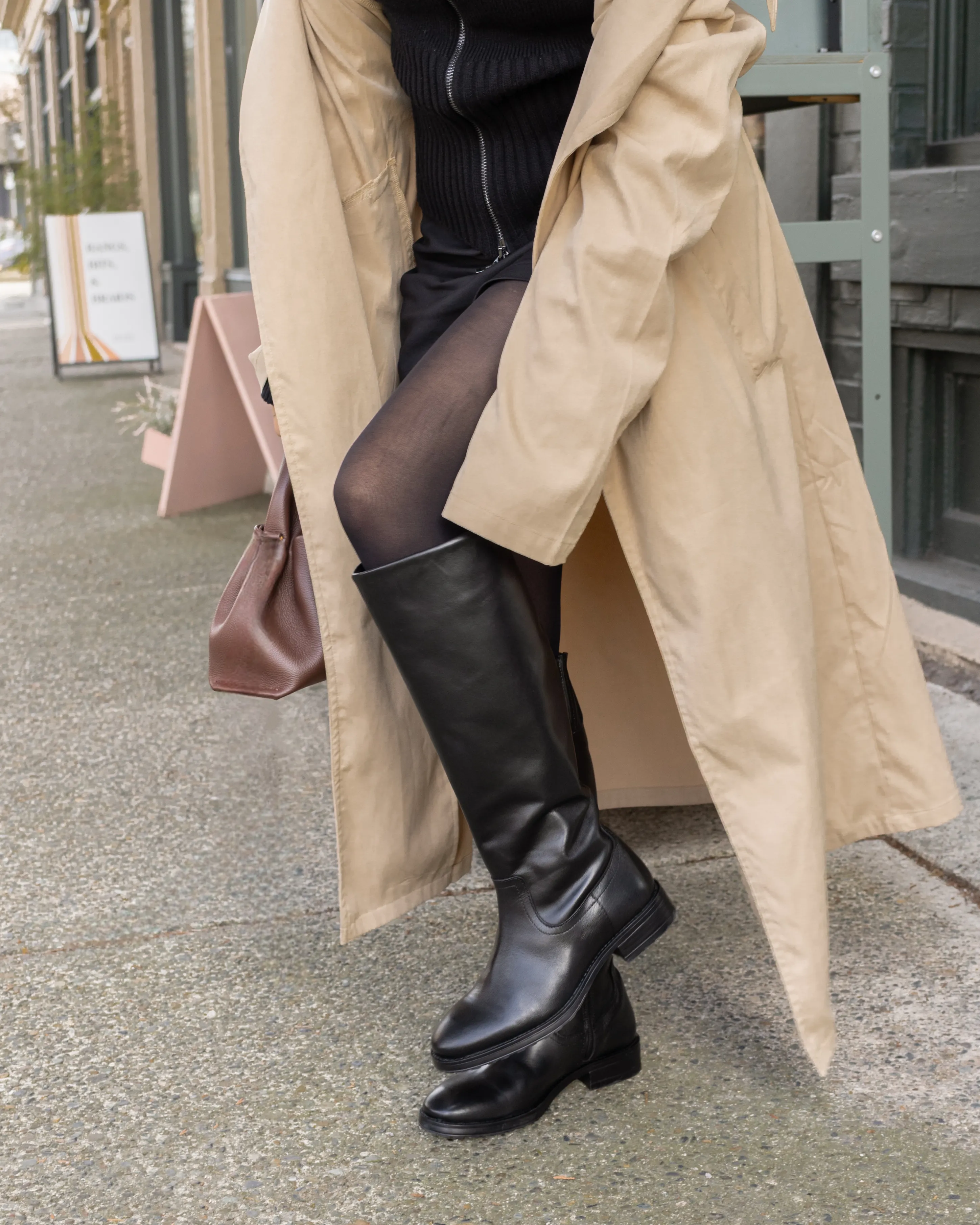 Delorre Black Leather