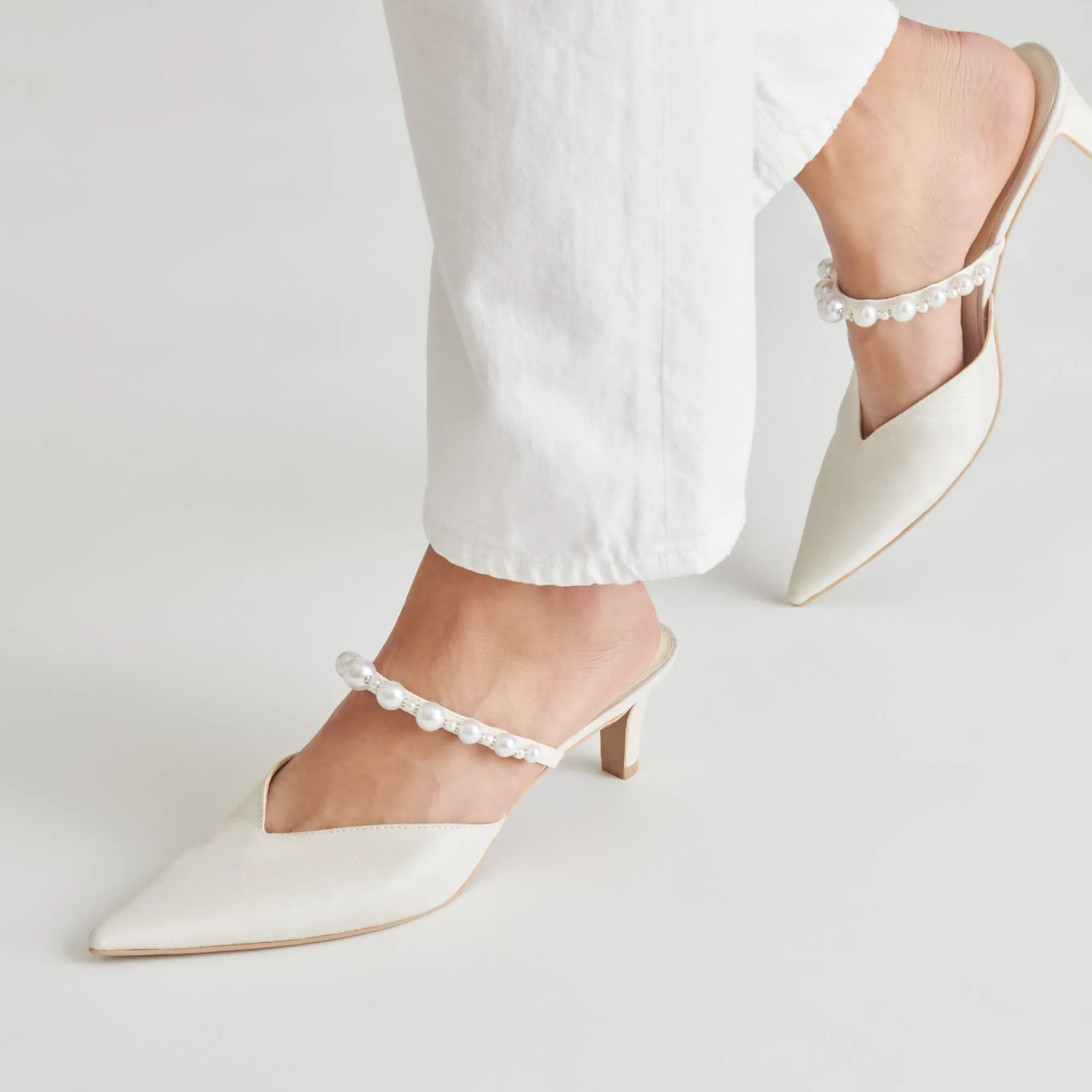 KANIKA PEARL MID HEELS VANILLA PEARLS