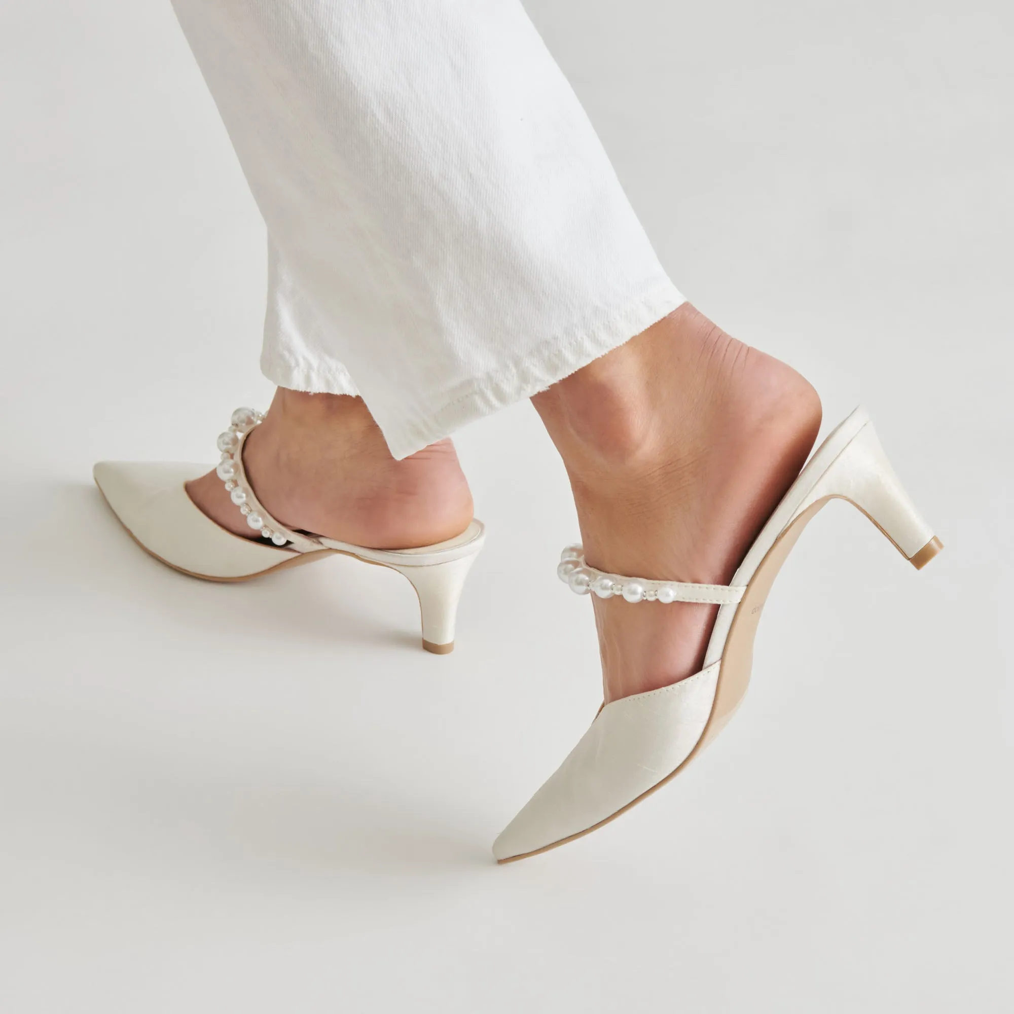 KANIKA PEARL MID HEELS VANILLA PEARLS
