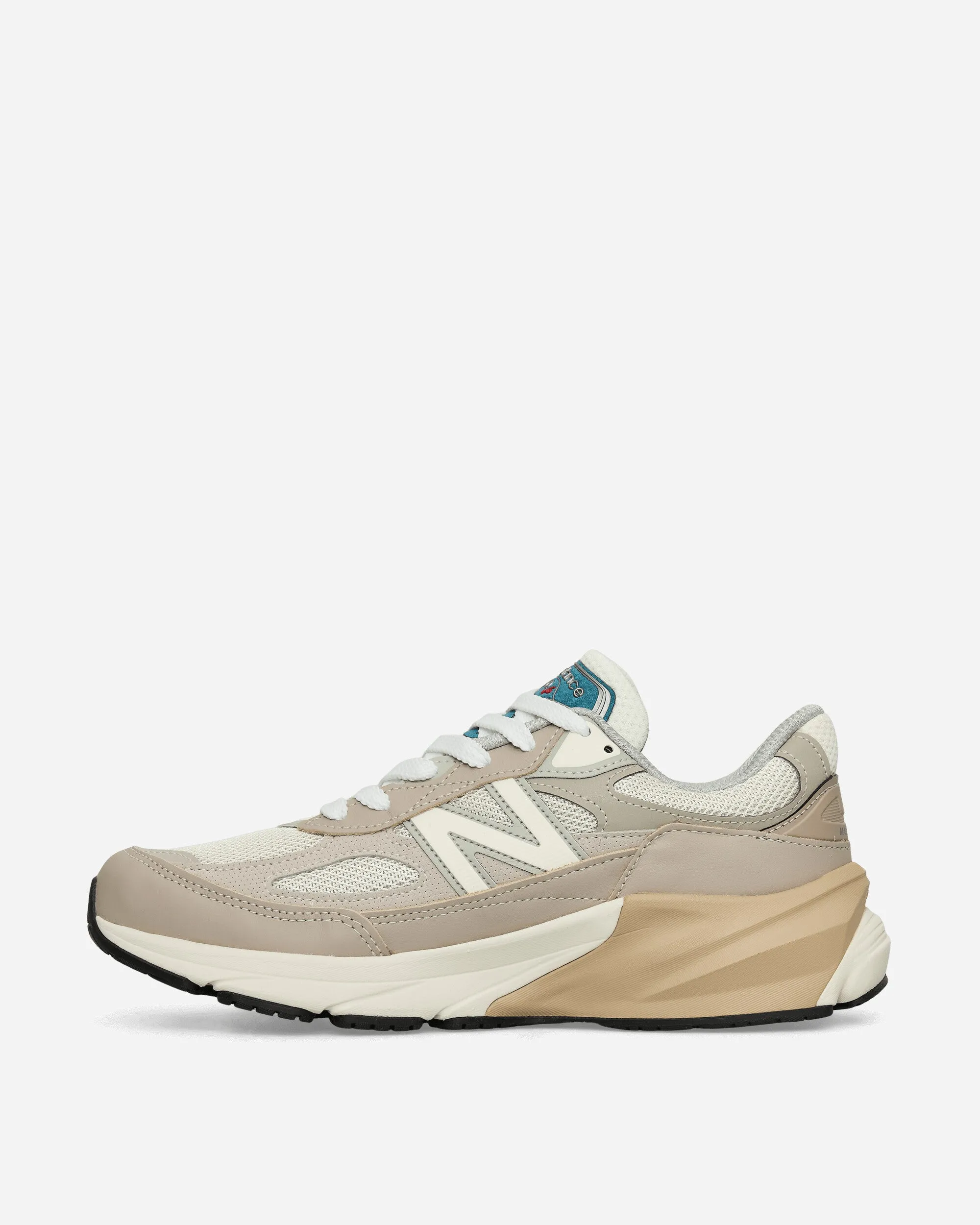 Made in USA 990v6 Sneakers Light Mushroom / Moonrock