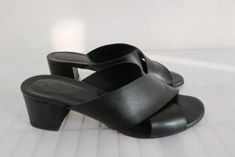 Tod's Crisscross Slide Sandals Black Leather Size 40 Mid-Heel Mules