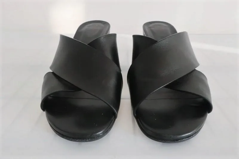 Tod's Crisscross Slide Sandals Black Leather Size 40 Mid-Heel Mules