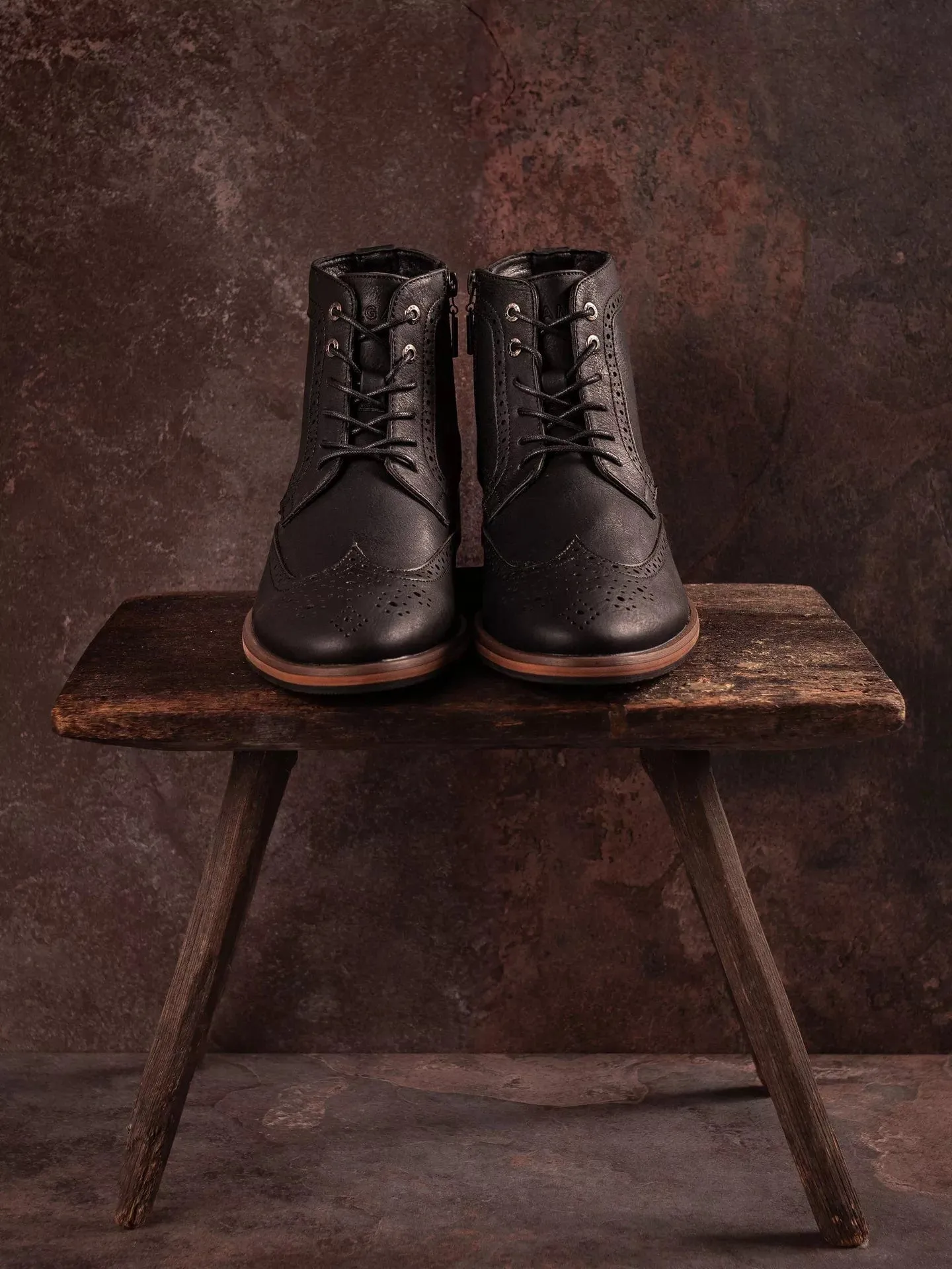 Wheat 2 Men's Vegan Leather Brogue Boots | Black