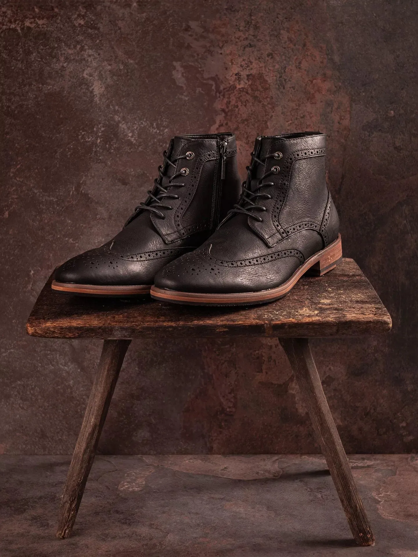 Wheat 2 Men's Vegan Leather Brogue Boots | Black